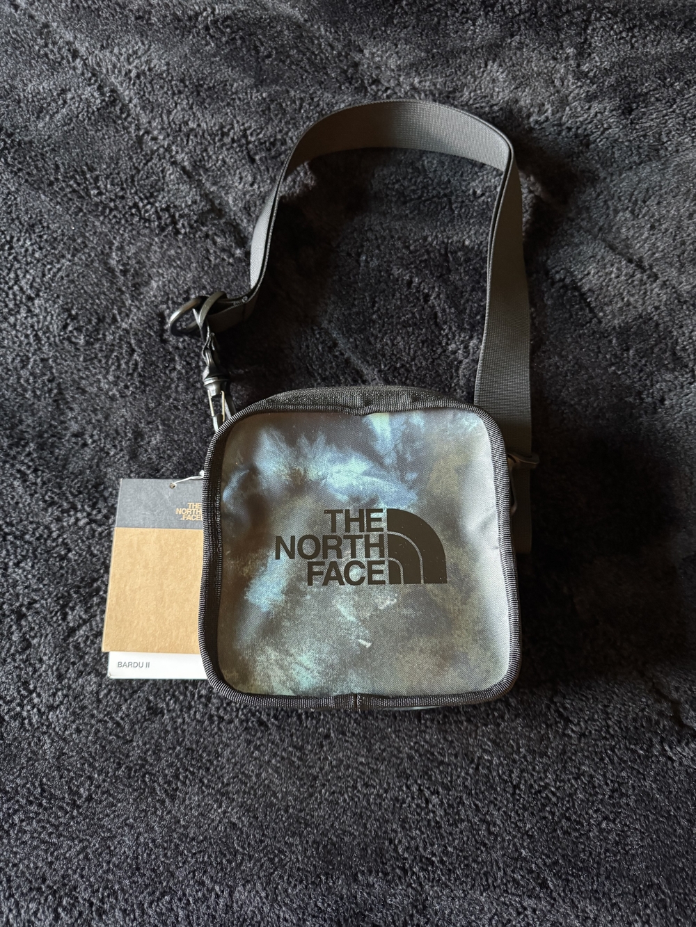 The North Face Explorer Bardu II Cross Body Bag. Silver Iridescent. Brand New.